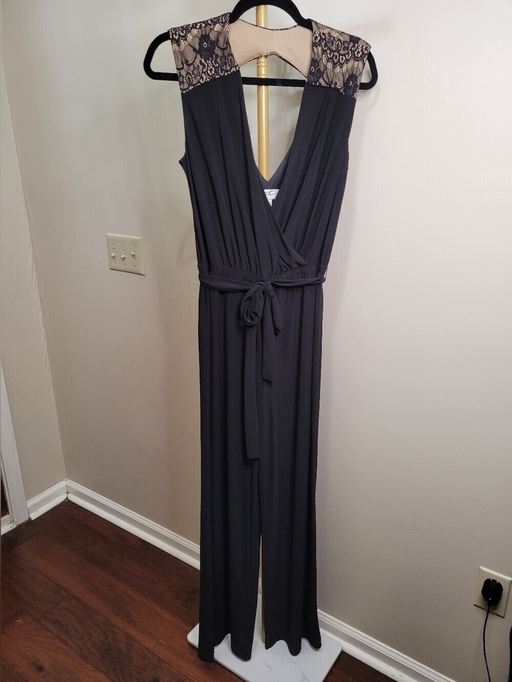 Soho Sleeveless Open Back Black & Tan Wide-Leg Jumpsuit size 6